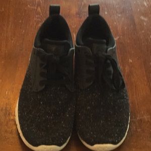 GBX low tops*AMAZINGLY SOFT*